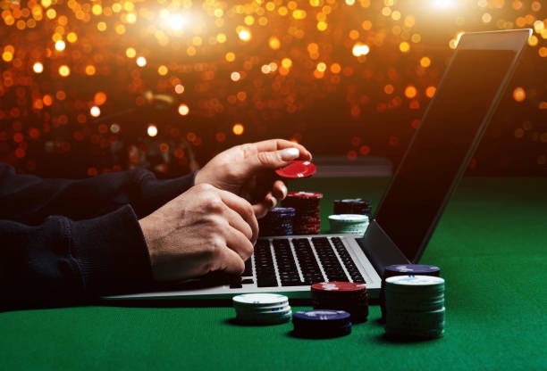 Live roulette table with croupier and spinning wheel on chou4d platform
